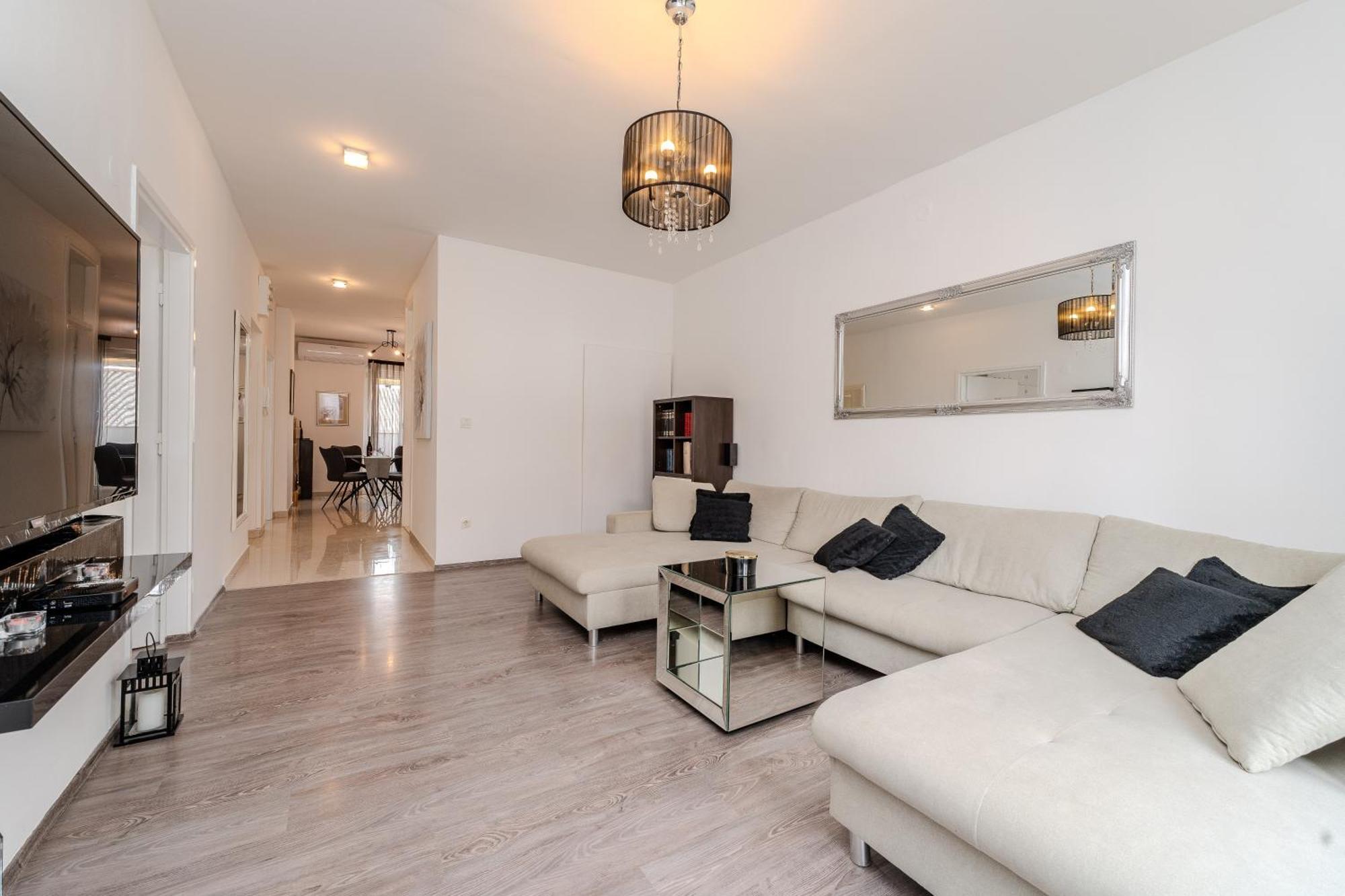 Zadar Center Apartment Verdi,Big & Cosy 外观 照片